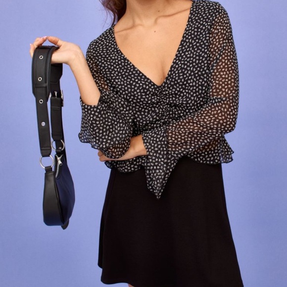 NWT H&M Drawstring Detail Chiffon Blouse 🕸️ - Picture 1 of 13